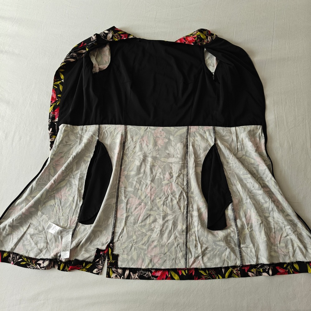 French Connection Floral Mini Dress Black Pink Short Sleeve Pockets Full Zip 4 - Picture 4 of 8